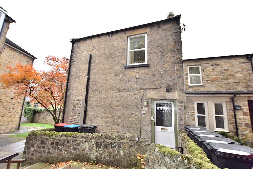 2-bed semi-detached on Queens Road, Richmond, £185,000