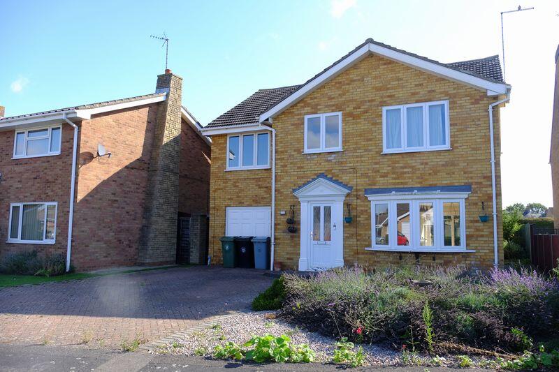 Main image of property: Kesteven Drive, Market Deeping, PETERBOROUGH, PE6