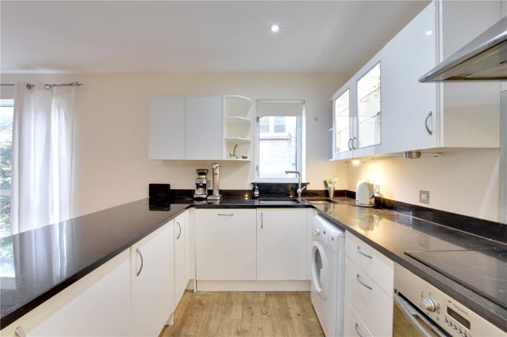 Apartment in London - More