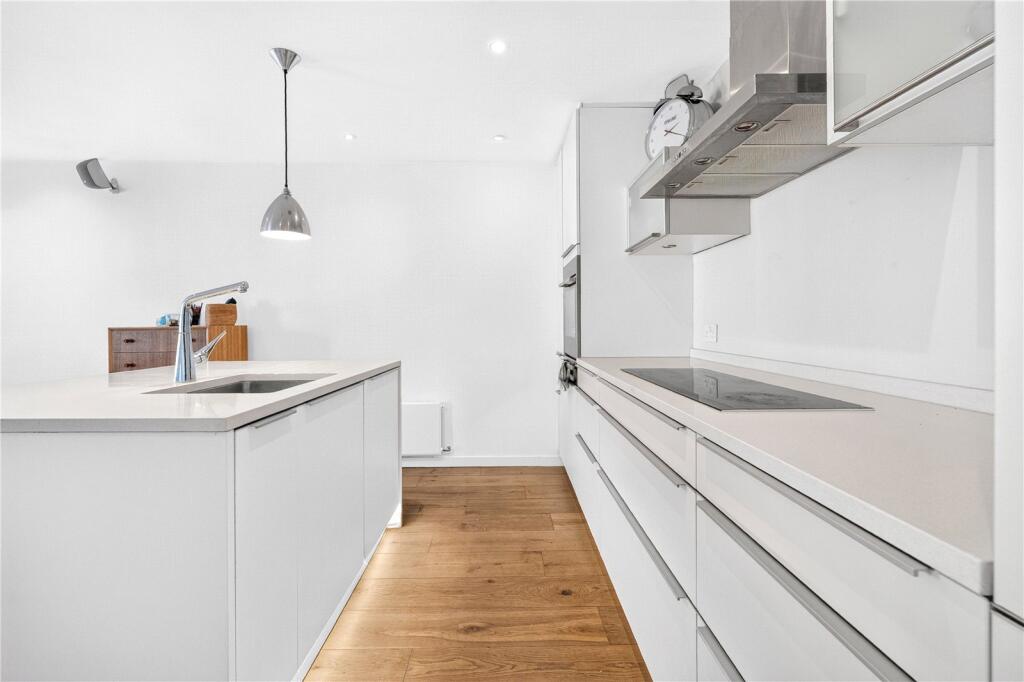 House in London, Westbourne Green, Maida Vale - More