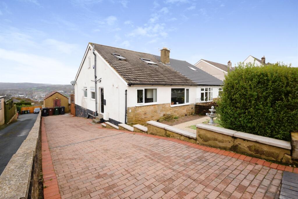 4-bed semi-detached on West View Avenue, Shipley, £270,000