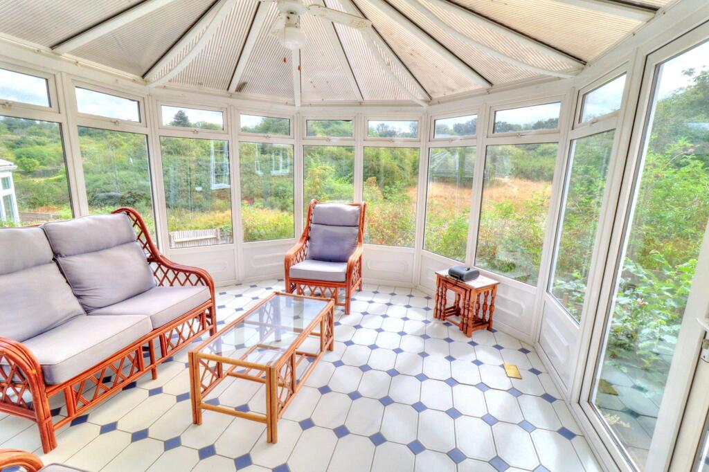 House in Lane End, Buckinghamshire - View 5