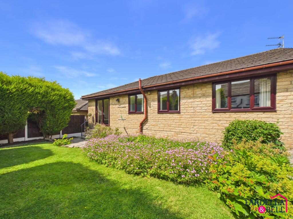 House in Burnley, Harle Syke, Briercliffe - View 2