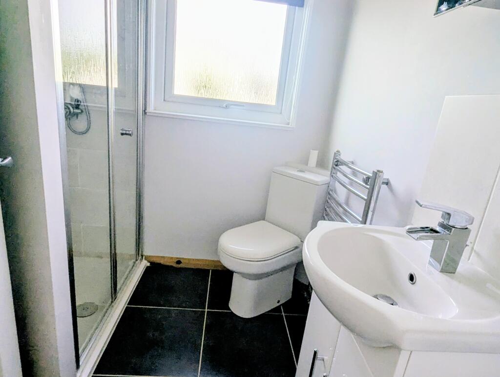 House in Teignbridge, Kingsteignton - More