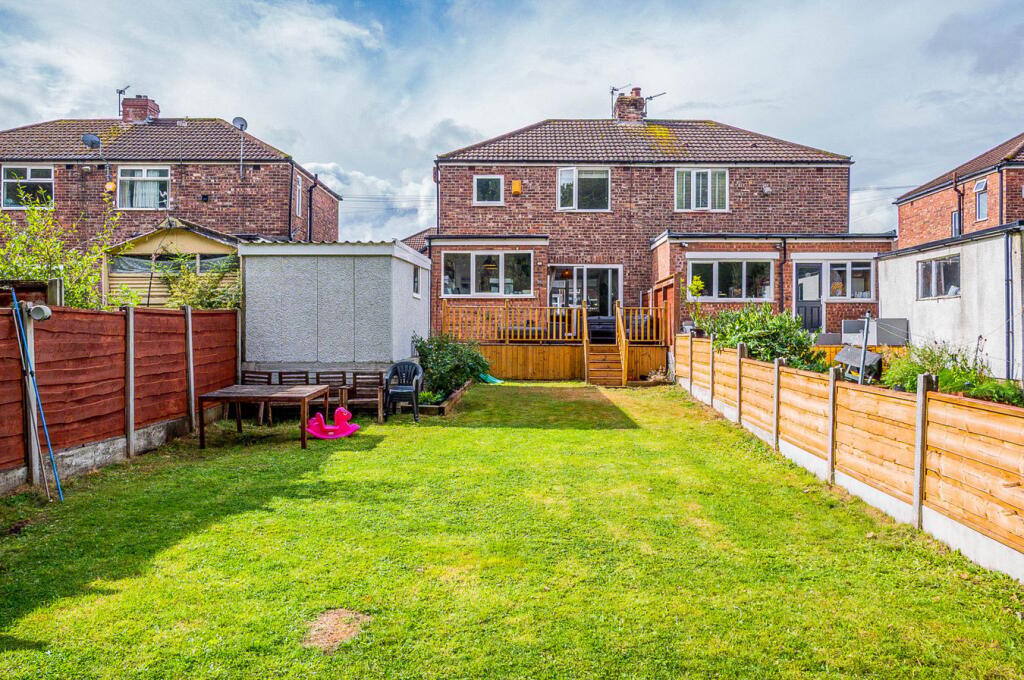 Castleton Avenue, Stretford, Manchester, M32 photo 4