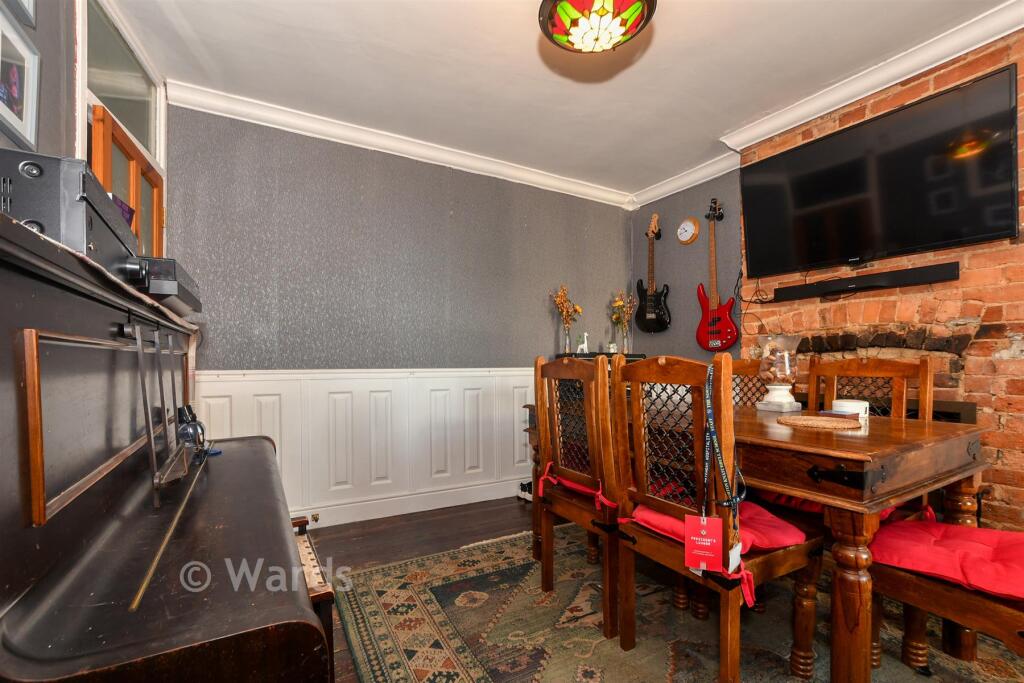 House in Ashford, Repton Park South, Repton Manor - View 4