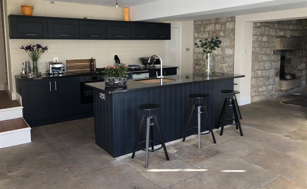 House in Rotherham, Stone, Maltby - More