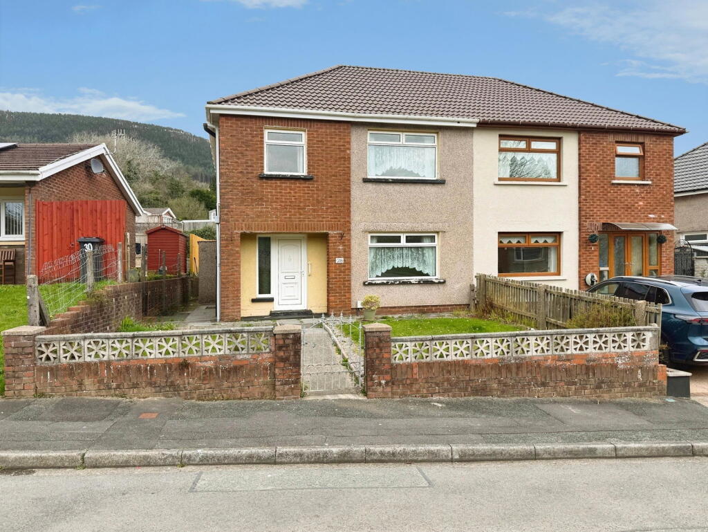 3-bed semi-detached on Heol Cwmmawr, Cwmavon, Port Talbot, SA12 9PE, £120,000