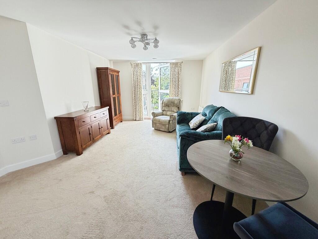 Apartment in Warminster, Wiltshire - View 4