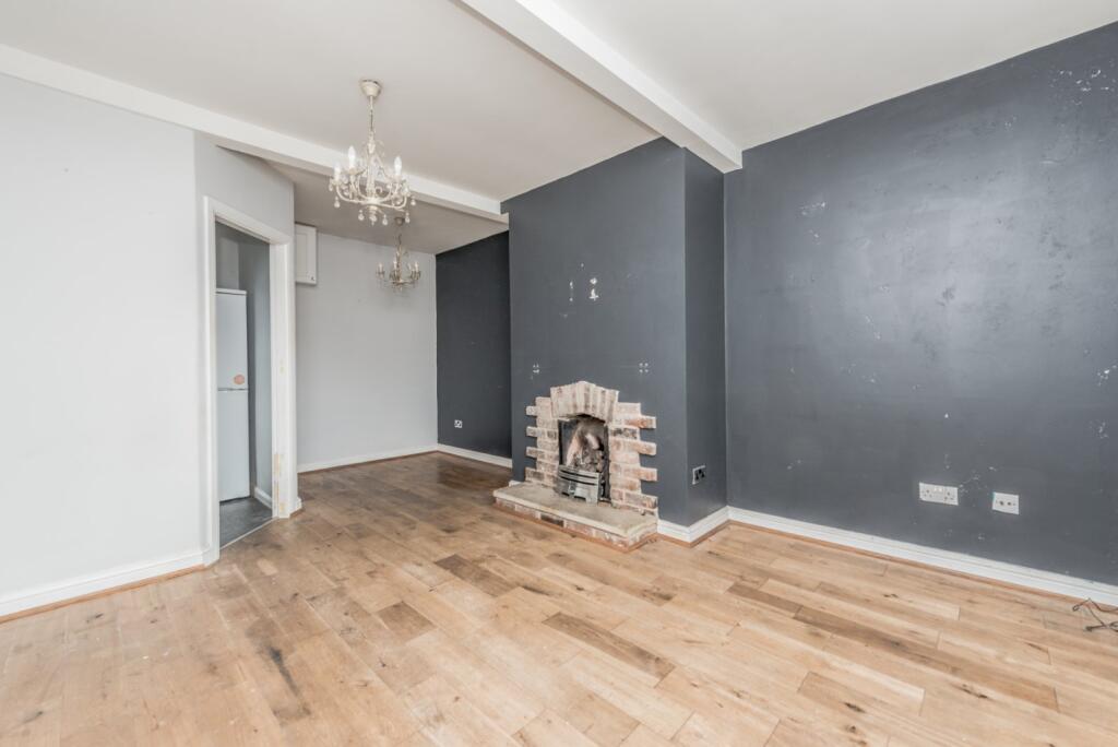 Bradford Road, Birkenshaw, Bradford, West Yorkshire, BD11 photo 3