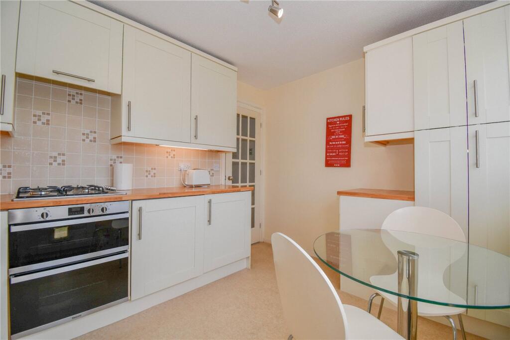 House in Ellesmere Port, Westwood Park - More