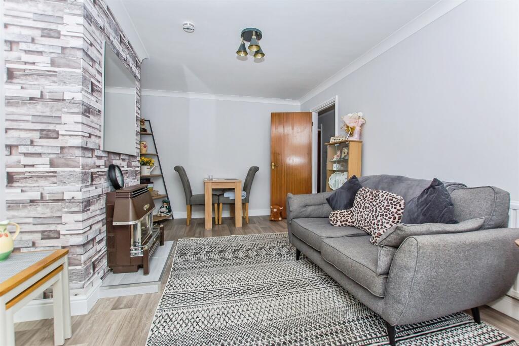 Kent Close, Sutton Bridge, Spalding photo 4