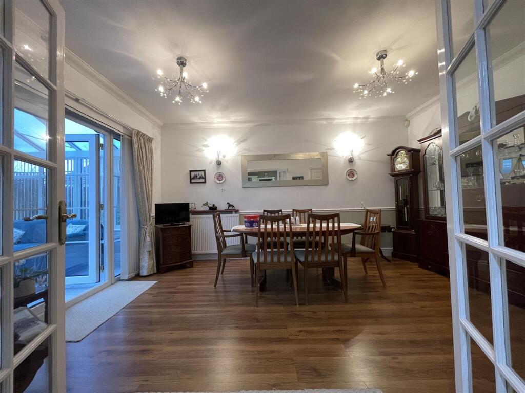 Howland Close, Eastbourne, BN23 photo 4