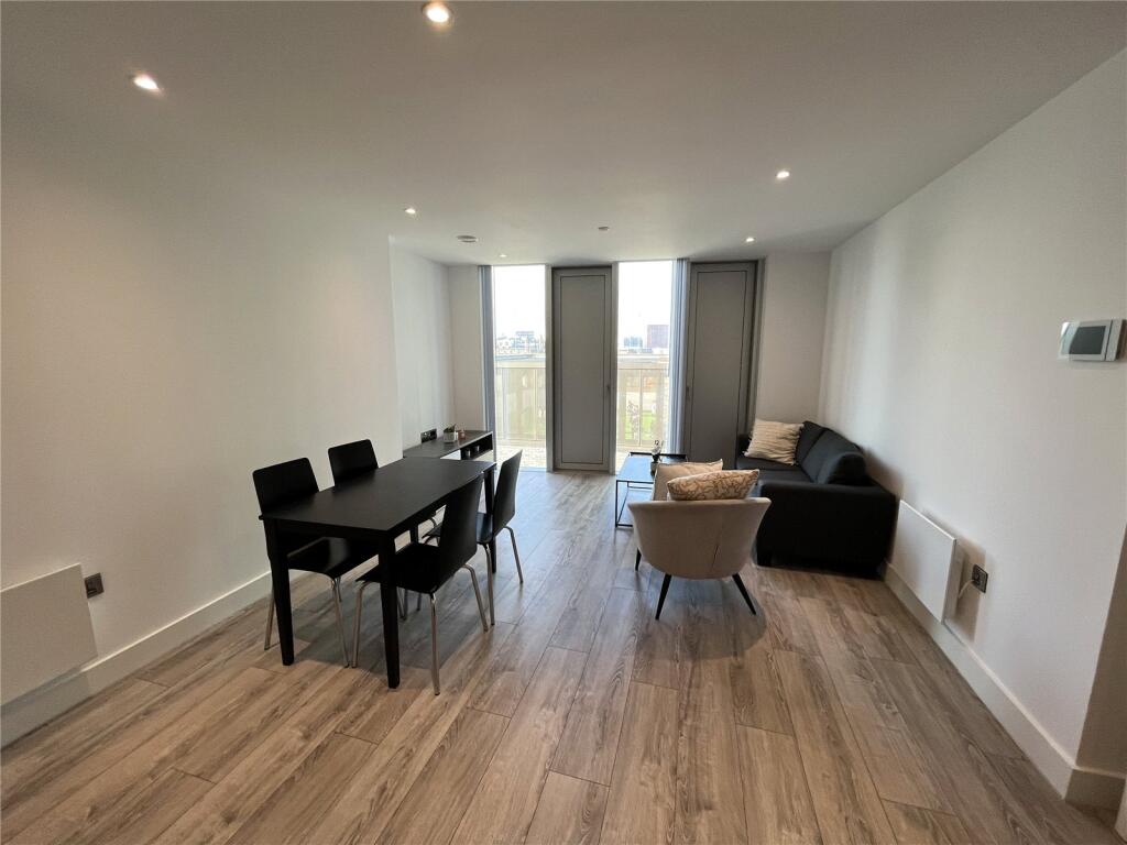 Apartment in Manchester, City Centre - View 3