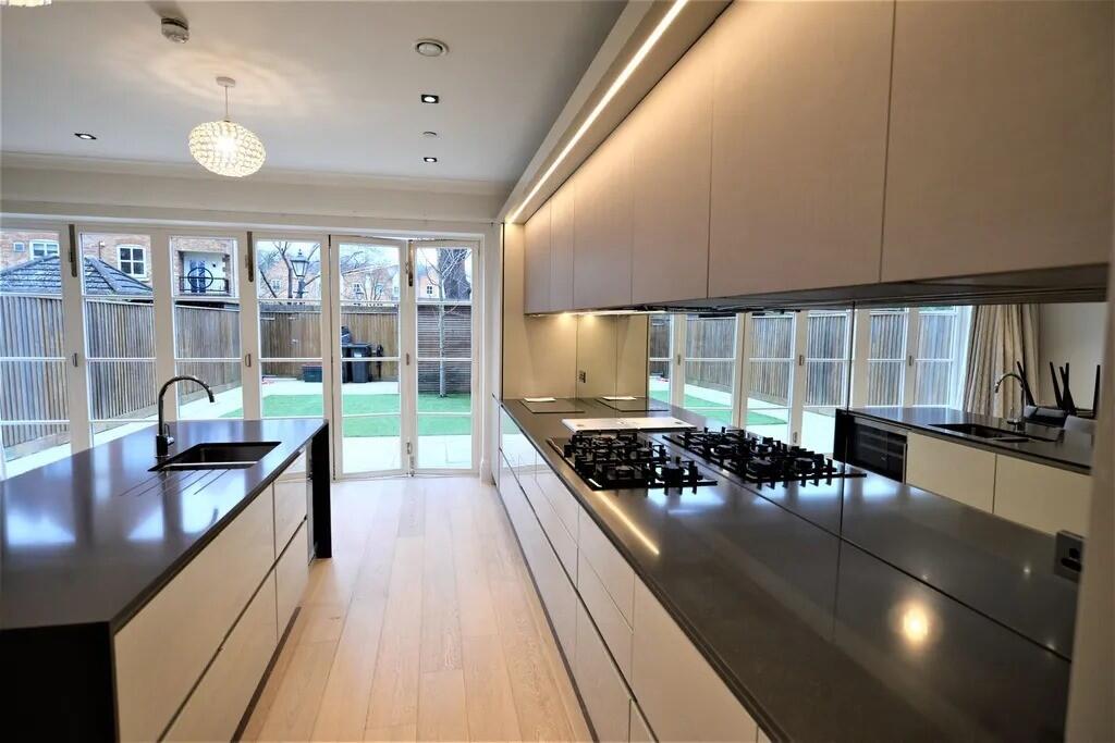 Egerton Drive, London, TW7 photo 4