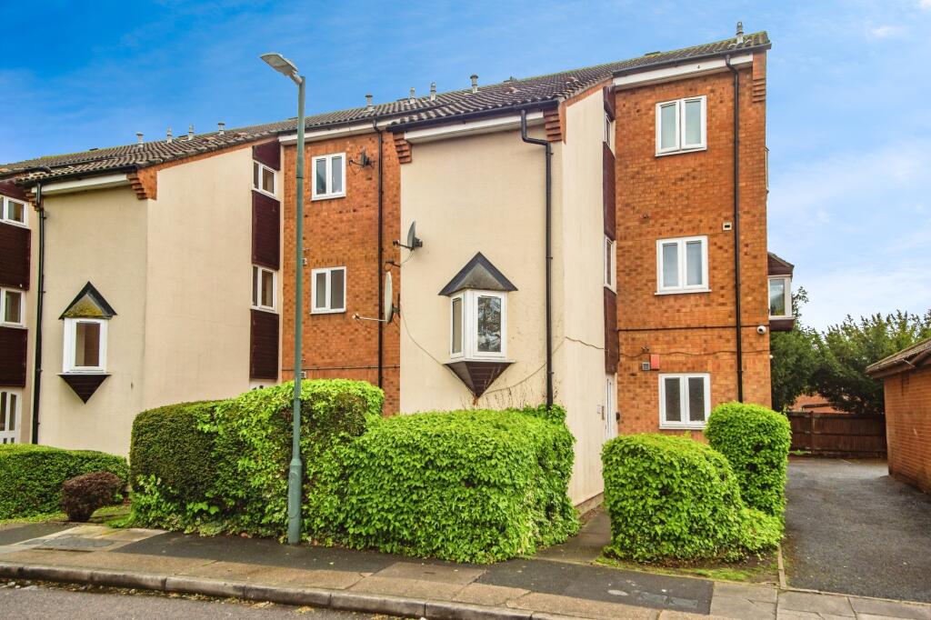 Fleming Way, London, SE28 photo 3
