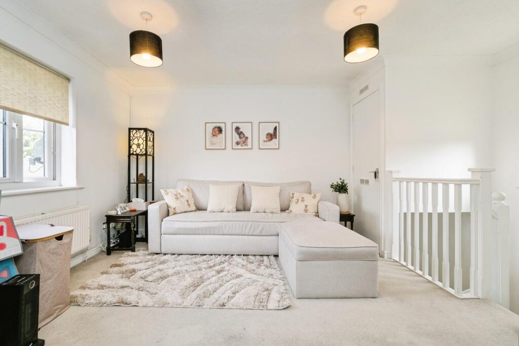 House in Epping Forest, Loughton - View 3