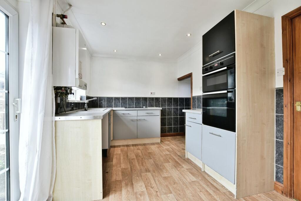 House in Macclesfield, Cheshire East - View 4