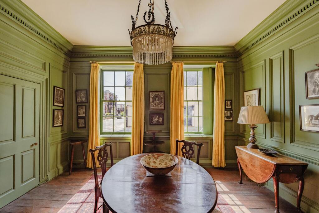 Main image of property: Micklegate,