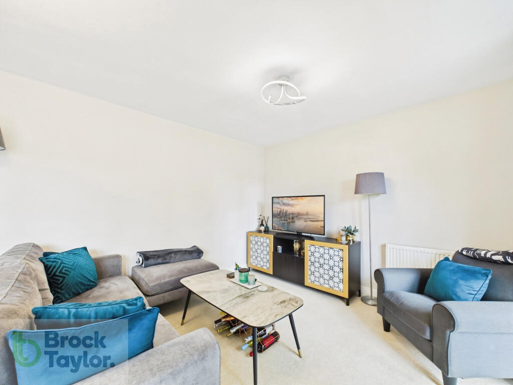 Apartment in Mid Sussex, Haywards Heath - More