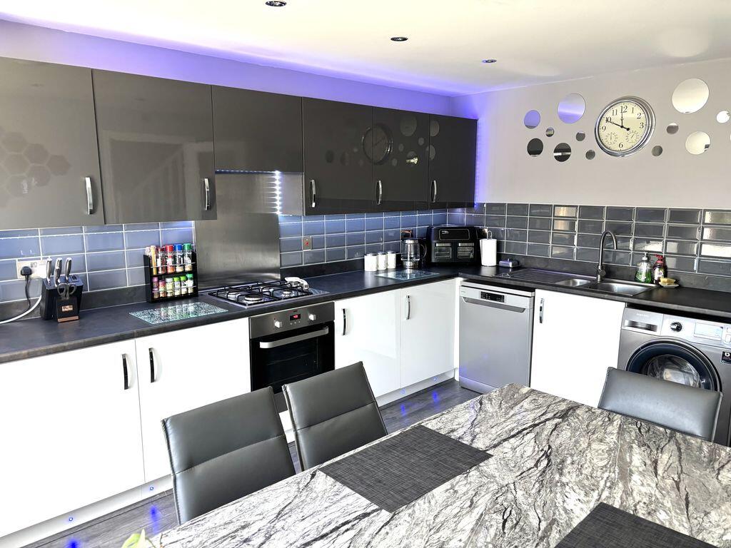 Hall End Road, Great Barr, Birmingham B42 2BF - More