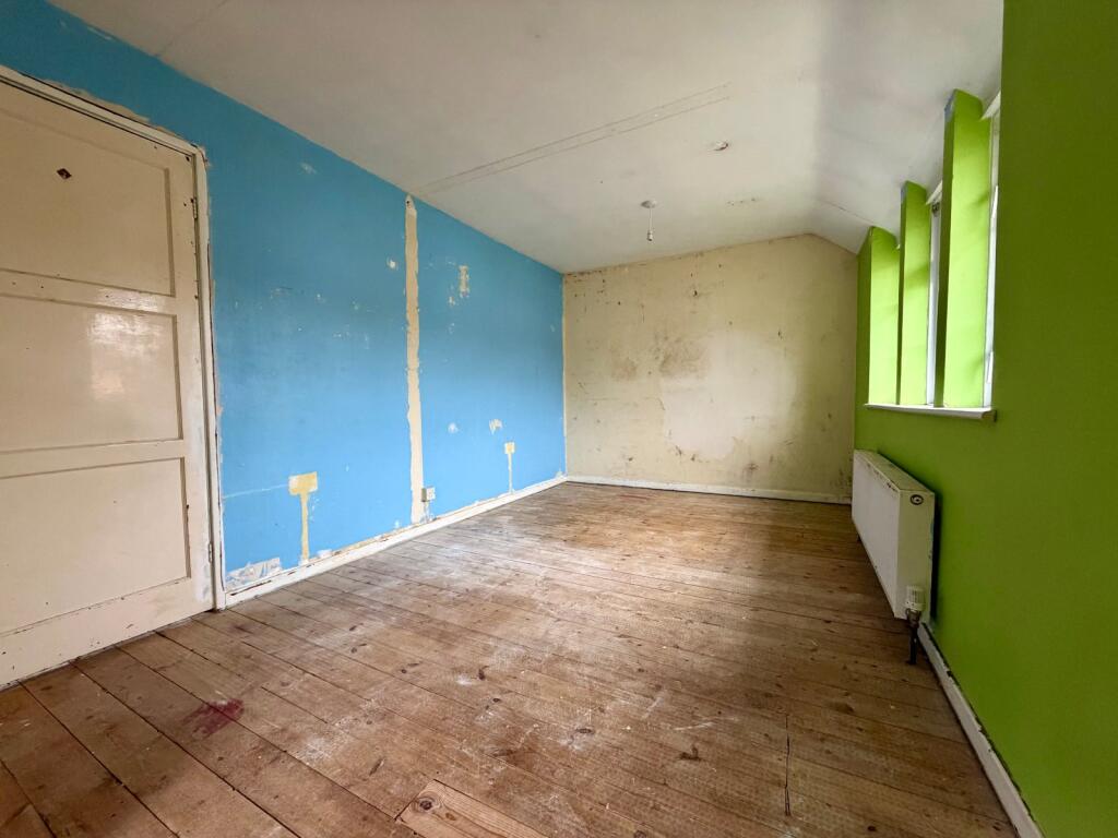 House in Gloucester - View 5