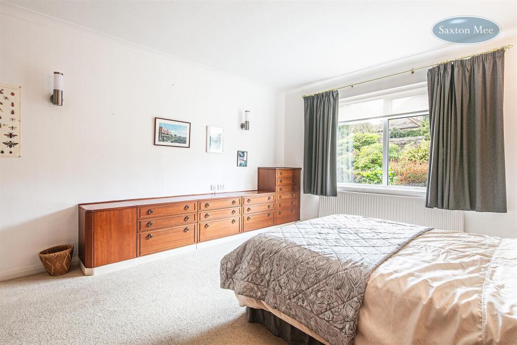Apartment in Sheffield, South Yorkshire - More