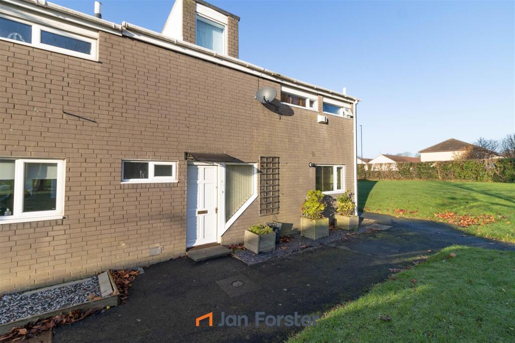 Main image of property: Hallington Mews, Newcastle Upon Tyne