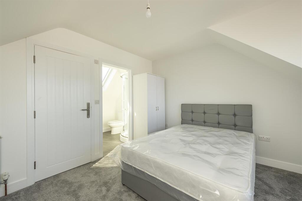 House in St Albans - View 3