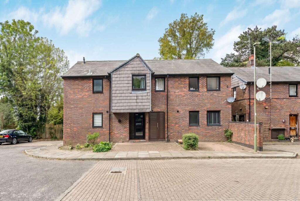 Main image of property: Somercoates Close, Cockfosters, EN4