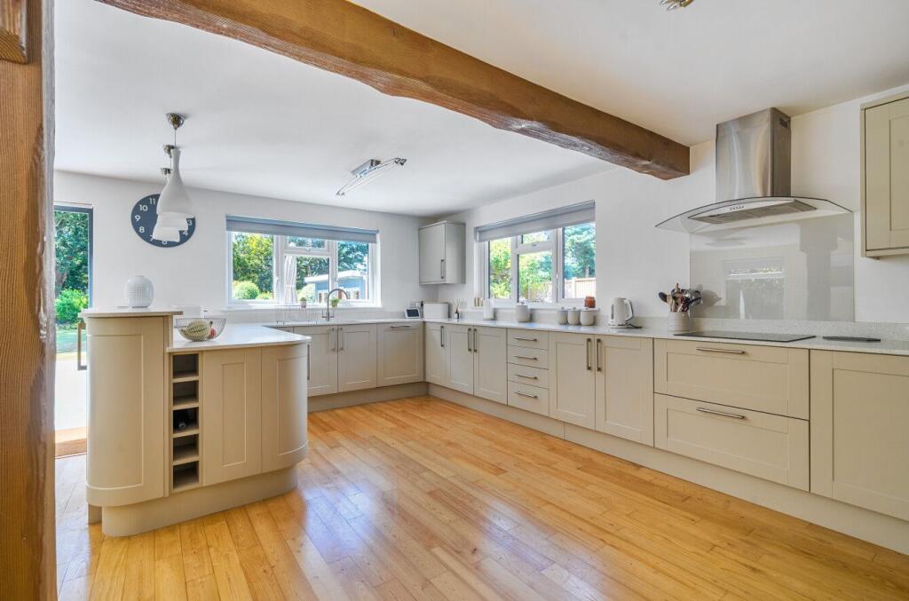 House in Highcliffe-on-Sea, Highcliffe and Walkford - View 2