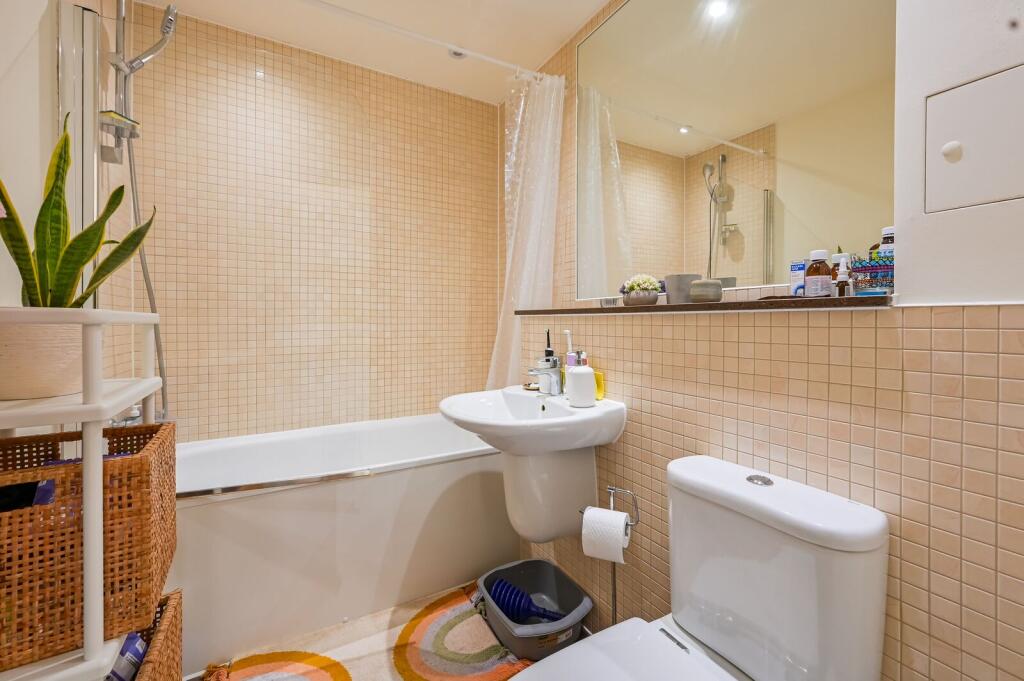 Apartment in London - View 4