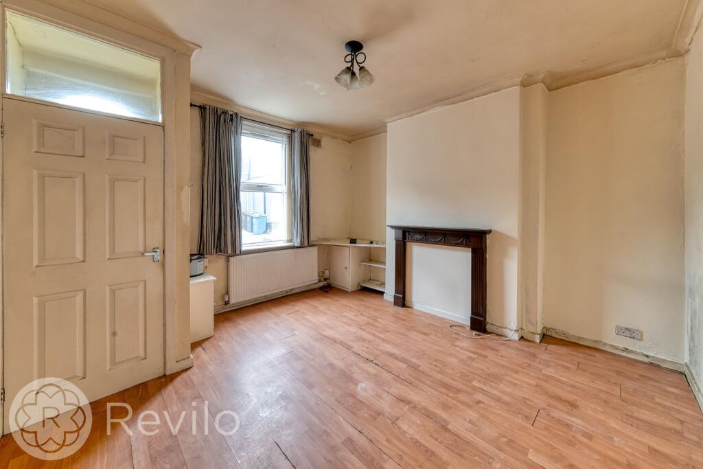 House in Oldham, Greater Manchester - View 2