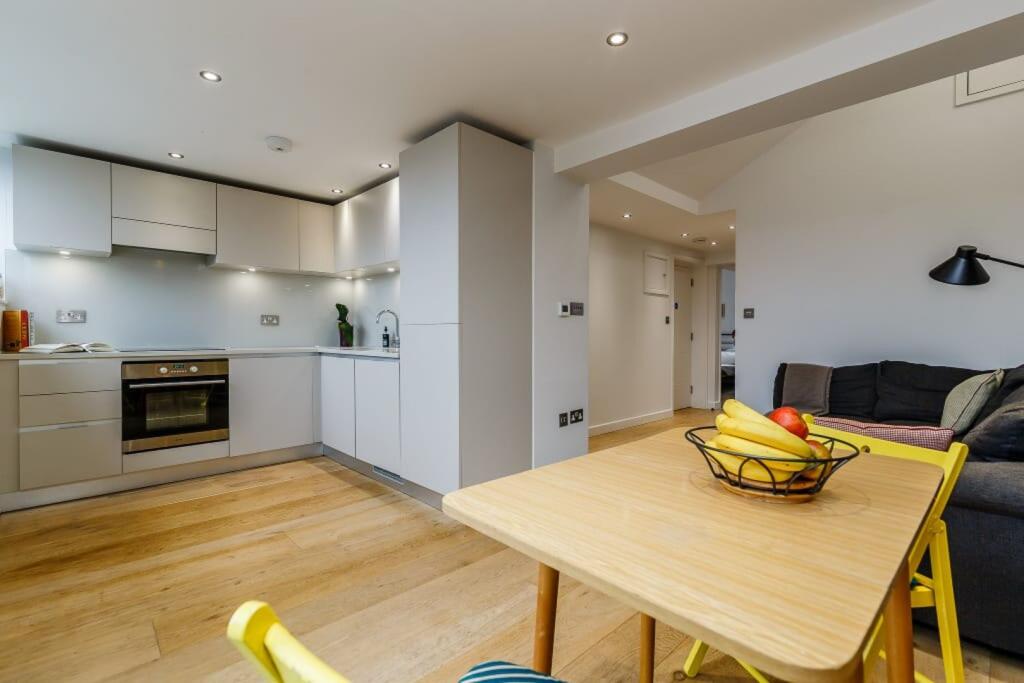Main image of property: New Cross Road, London, SE14