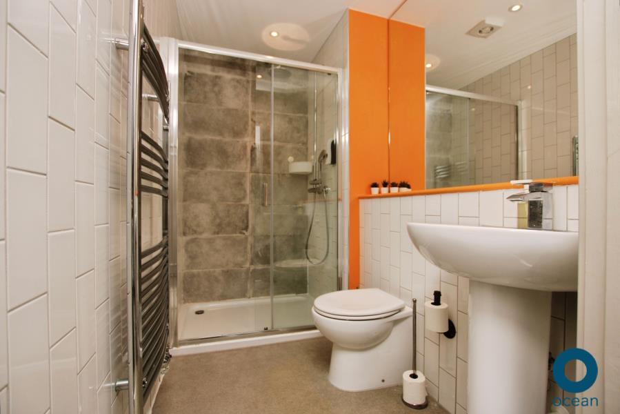 5 bedroom town house for rent