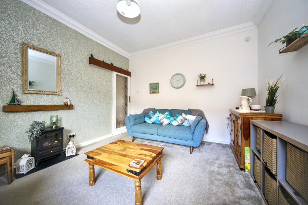 House in Wigan, Gidlow - More