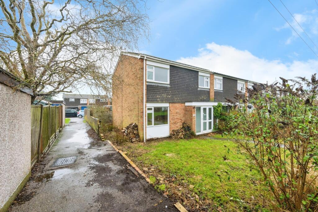 Main image of property: Eastnor Gardens, Bedford, Bedfordshire, MK41
