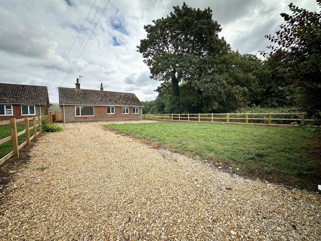 Upwell Road, March photo 2