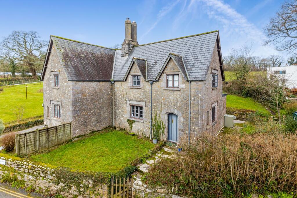 Main image of property: 2 Warren Lane, Dartington Hall, Totnes, Devon, TQ9 6EG