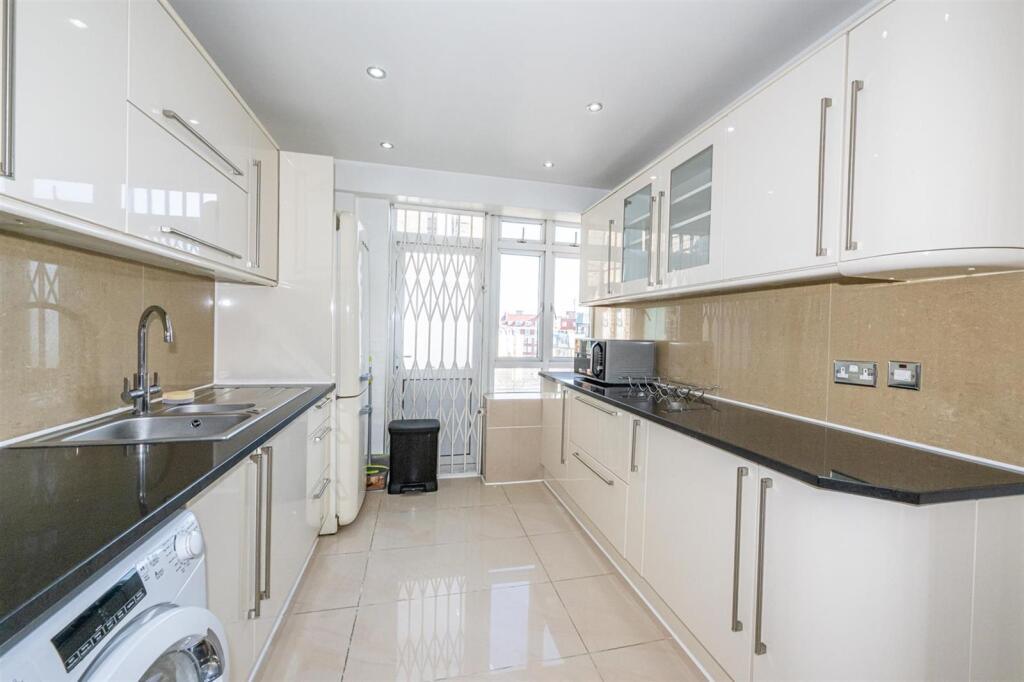 3 bedroom flat for rent