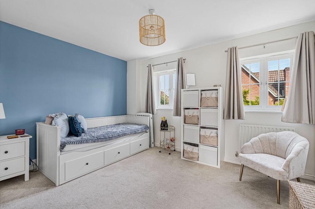 House in East Hampshire, Alton - More