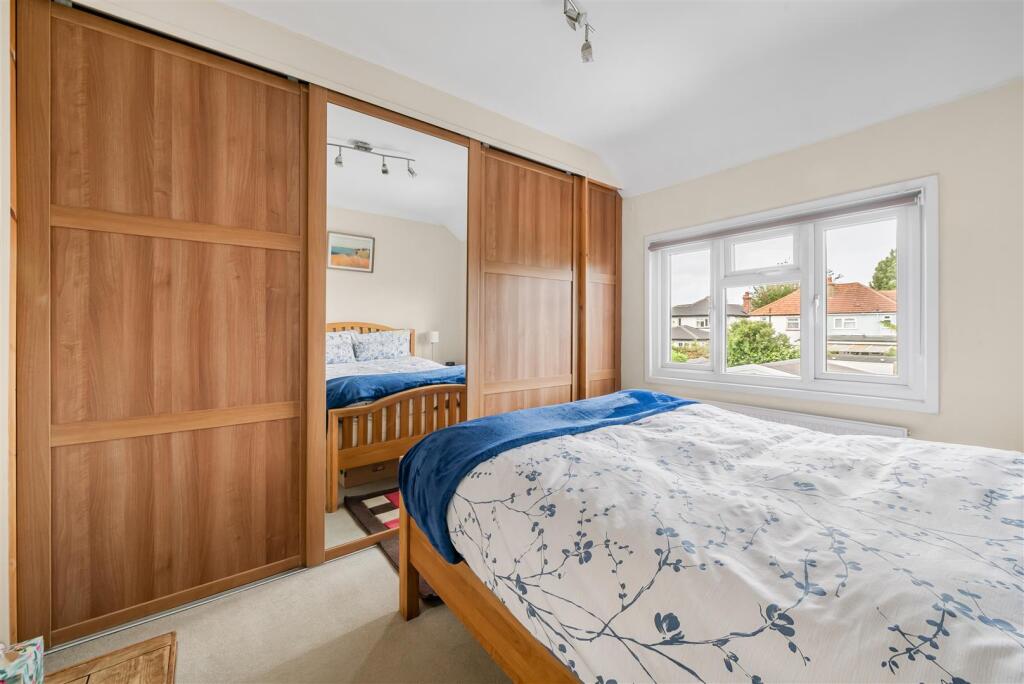 House in Sutton - More