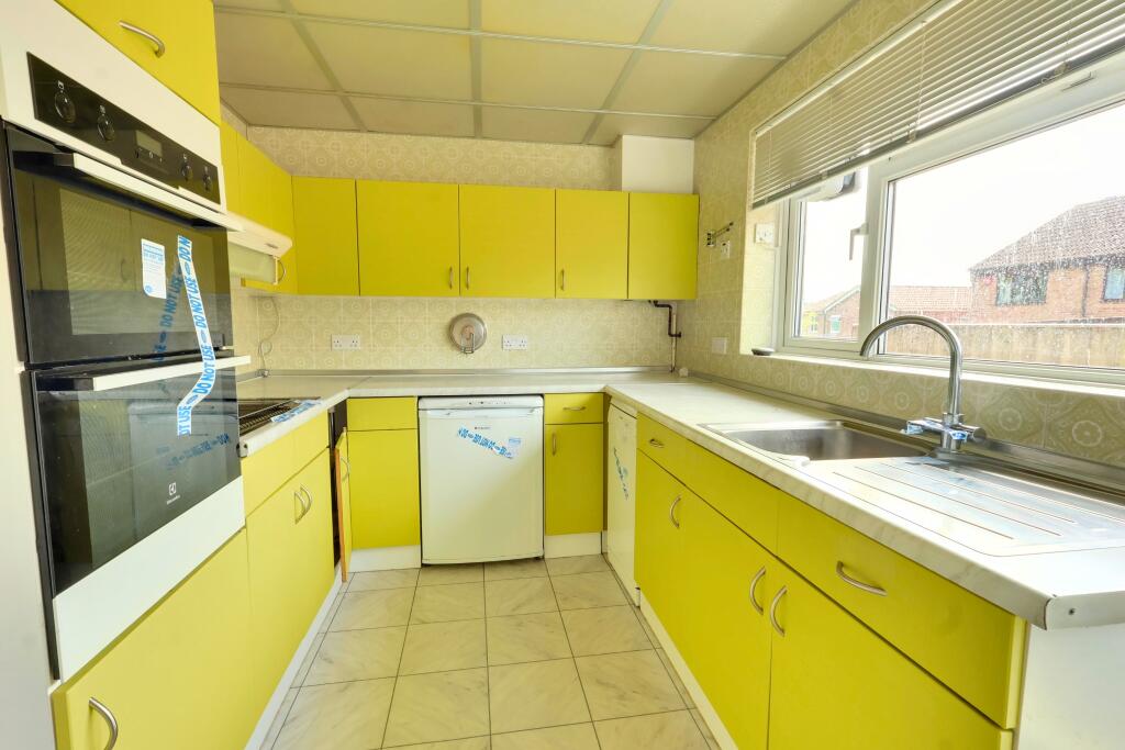 House in Clanfield - View 3