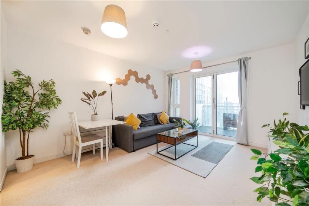 Main image of property: New Drum Street, Aldgate East