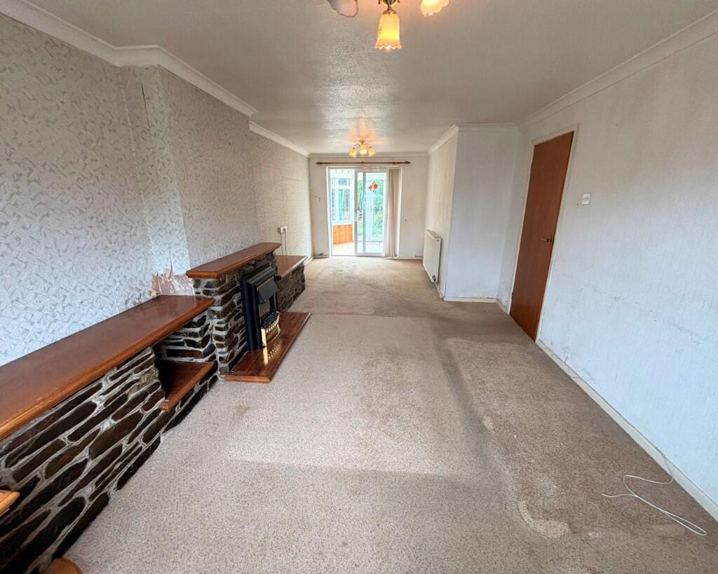 8 Ffordd Alban, Tywyn, Gwynedd, LL36 9EA photo 4