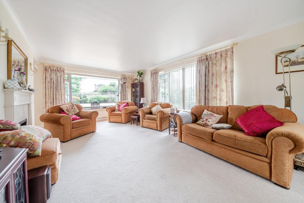 Green Lane, Burnham, Buckinghamshire, SL1 photo 2