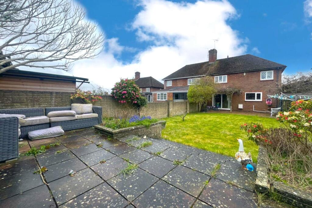 Courtenay Road, Farnham, Surrey, GU9 - View 5
