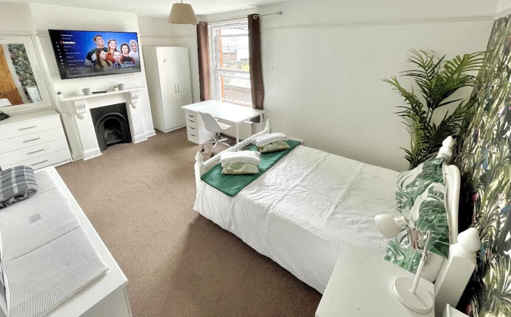 House in Portsmouth - View 4