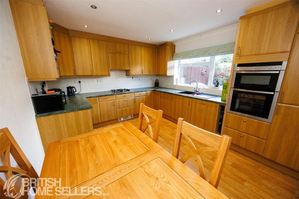 Woolley Close, Brampton, Huntingdon, Cambridgeshire, PE28 photo 3