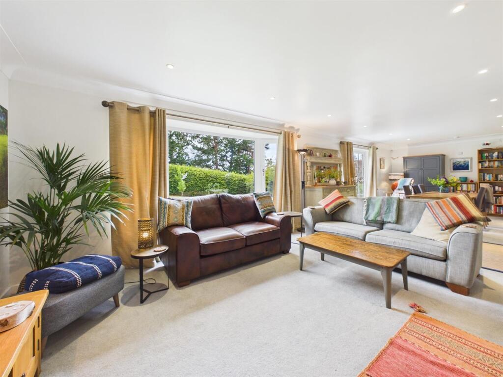 House in Perth - View 3